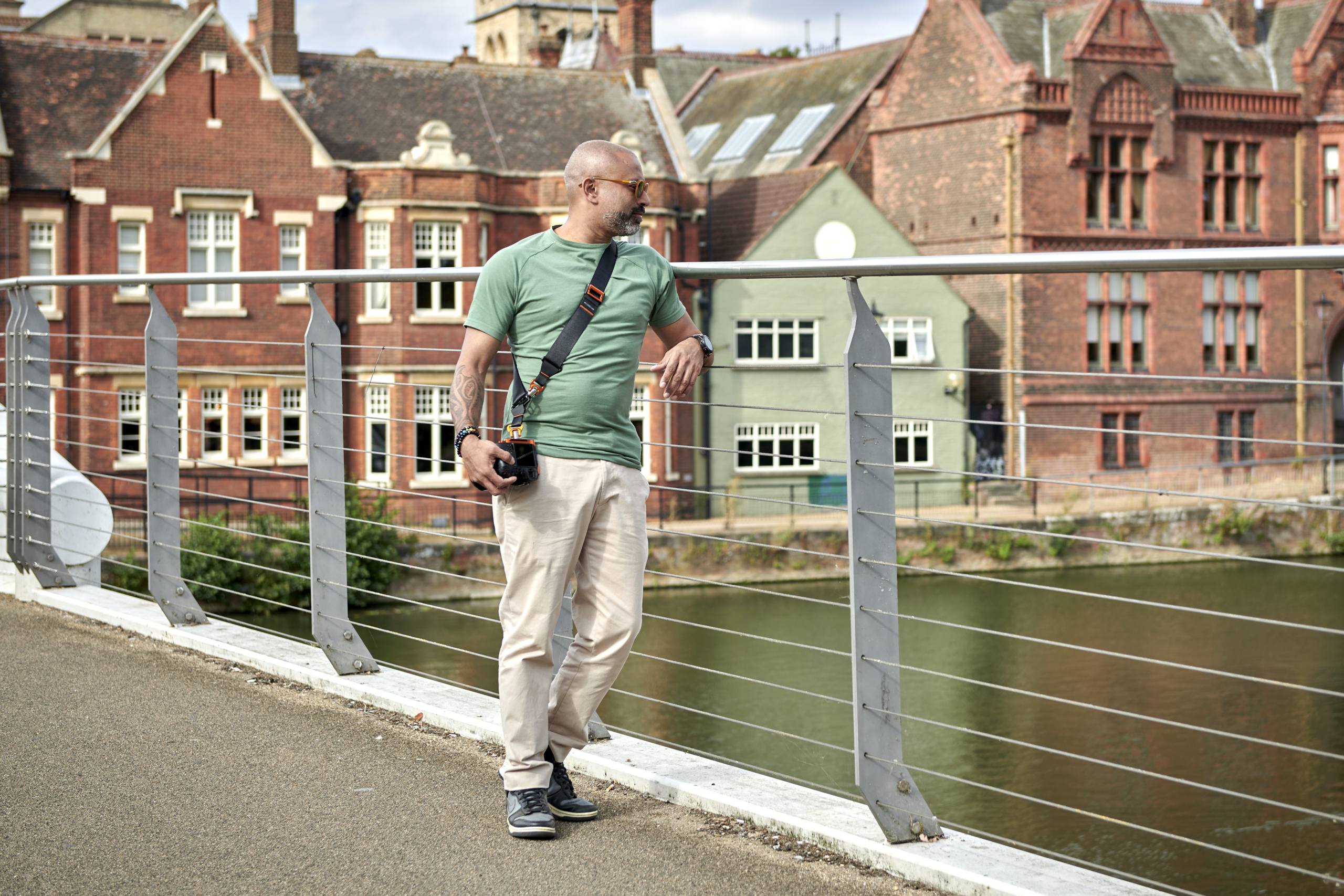 3 Legged Thing Unveils Axis Strap System on Kickstarter