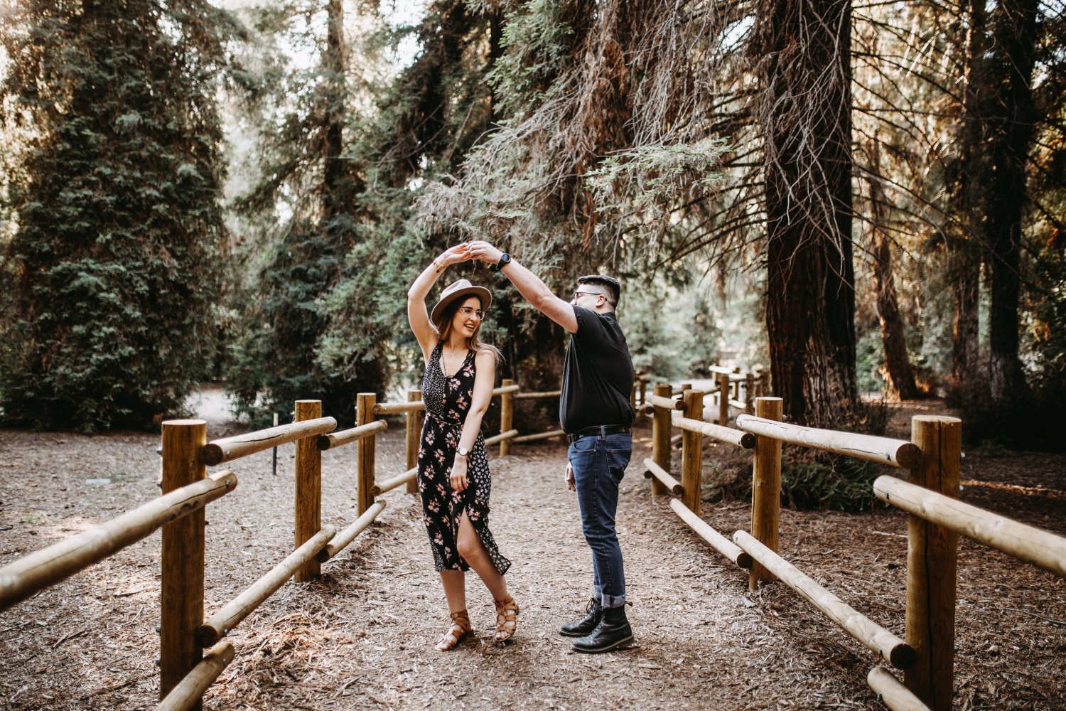 candid photography tips man and woman dancing