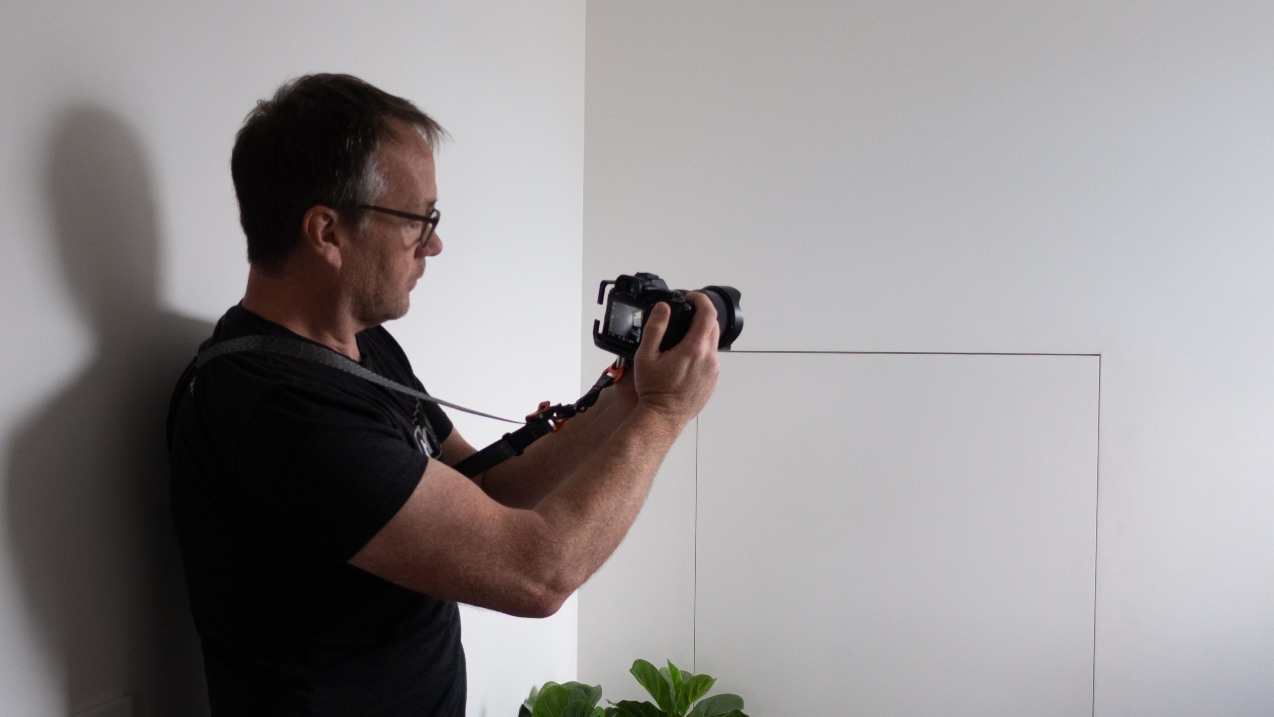 3 Legged Thing Unveils Axis Strap System on Kickstarter