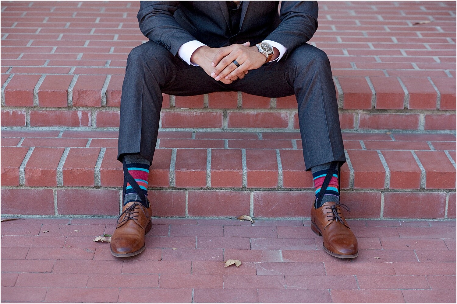 How to Pose Grooms and Groomsmen Effectively